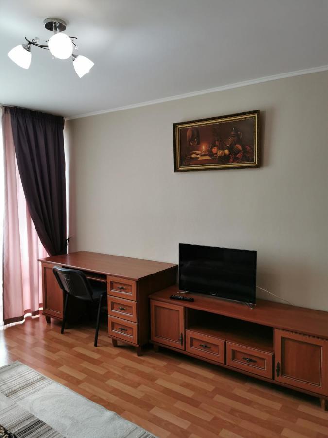 1 Комнатная Квартира В Самом Центре С Видом На Сквер Kostanay Exterior photo