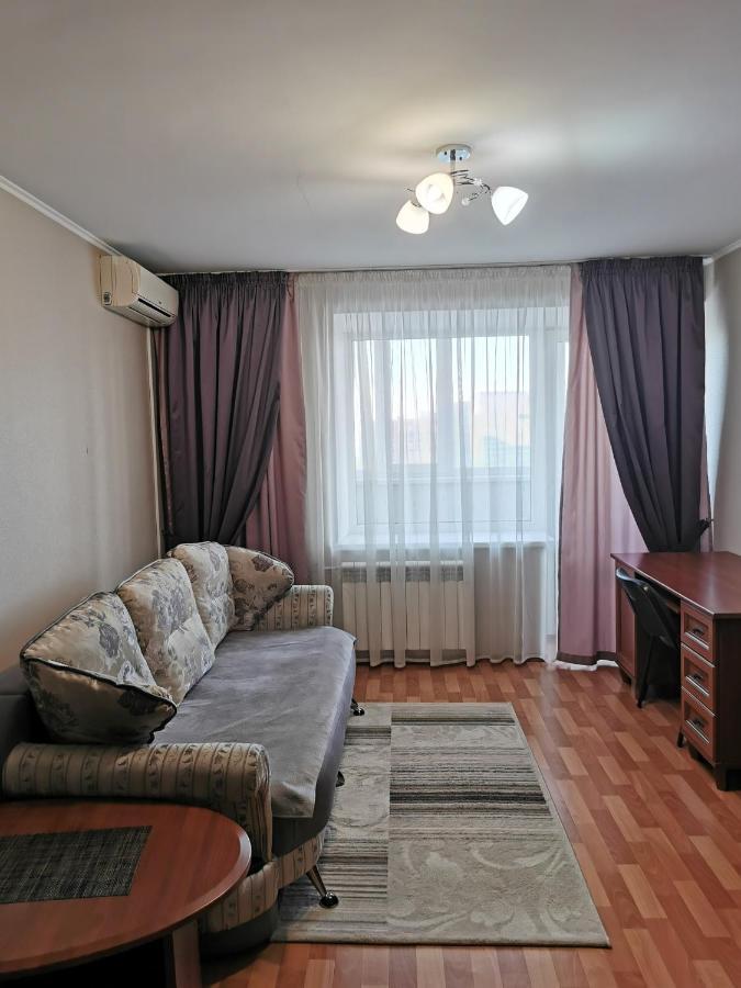 1 Комнатная Квартира В Самом Центре С Видом На Сквер Kostanay Exterior photo
